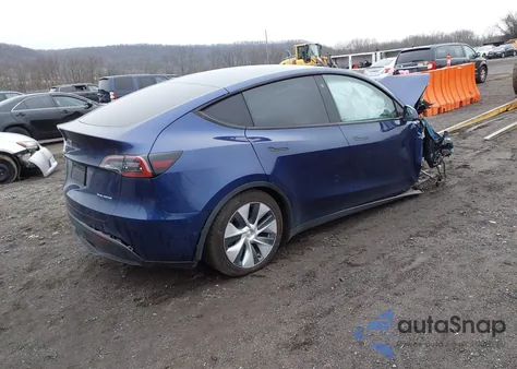 2022 Tesla Model Y Long Range Dual Motor All-Wheel Drive z USA, uszkodzony, nr VIN 7SAYGDEE4NA008153